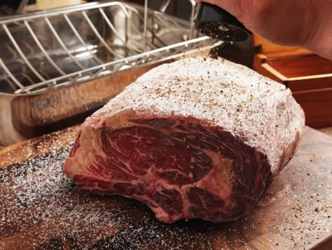 Red Wine Jus Recipe, Cooking Prime Rib Roast, Red Wine Jus, Jus Recipe, Slow Roasted Prime Rib, Braised Oxtail, Smoked Prime Rib, Perfect Prime Rib, Ribeye Roast