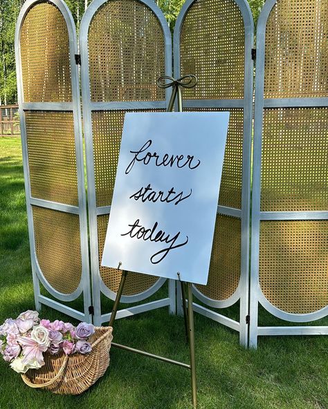 Our sweet new addition👒 this stand easel with a bow top is perfect for displaying and welcoming guests to your special events! Whether that’s weddings, baby showers or bridal showers🤍 Wedding Display, Bow Top, Easels, Welcome To Our Wedding, Bridal Showers, Wedding Details, Be Perfect, Baby Showers, Wedding Inspo