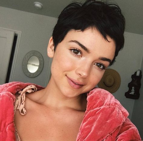 Bekah Martinez Short Hair, Bekah Martinez Pixie, Acne Advice, Bekah Martinez, Nothing But Pixies, Makeup Things, Hair Tricks, Acne Skincare Routine, Skin Care Packaging