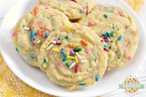 Cheesecake Pudding Cookies, Cinnamon Roll Pancakes Recipe, Funfetti Cheesecake, Cheesecake Pudding, The Recipe Critic, Cookie Cake Birthday, Recipe Critic, Pudding Cookies, Rainbow Cookies