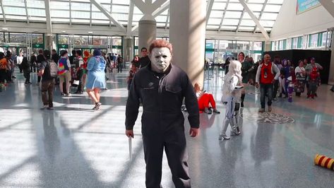 Michael Myers on Twitter: "Throwback to this odd encounter https://t.co/k2IfdPzxA8" Michael Myers Memes, Horror Movies Funny, Scary Movie Characters, Horror Villains, Funny Horror, Movie Memes, Michael Myers Halloween, Horror Movie Characters, 웃긴 사진