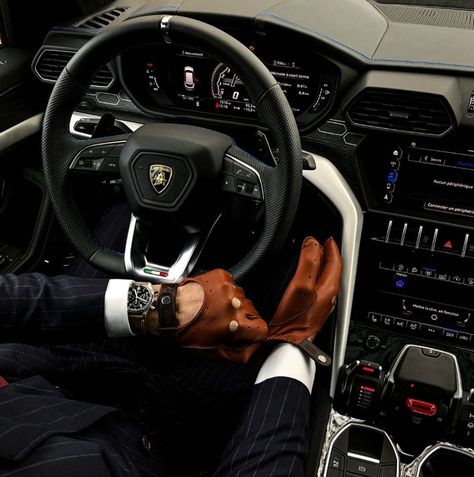 Leather Gloves Outfit, Driving Gloves Men, Gloves Aesthetic, Gloves Outfit, Mens Luxury Lifestyle, Gentleman Aesthetic, Leather Driving Gloves, Driving Gloves, Mens Gloves