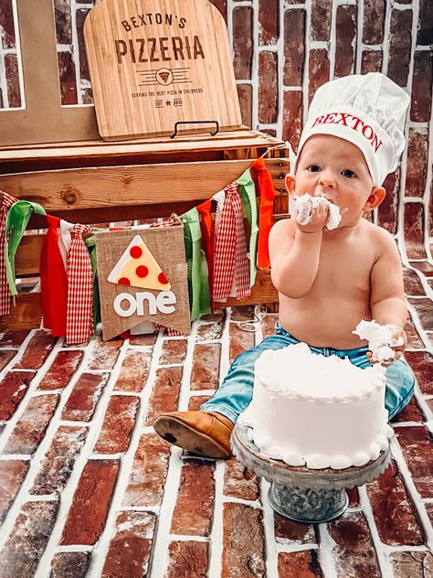 Pizza One Year Old Photoshoot, Pizza Party One Year Old, Pizza Milestone Picture, Pizza Party 1st Birthday, Pizza Smash Cake, 1st Birthday Pizza Theme, Pizza 1st Birthday Party, First Birthday Pizza Party Theme, Pizza First Birthday Party