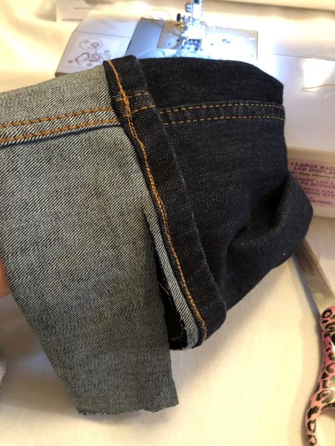 How to Hem Jeans with the Original Hem - A Mama Blessed Hemming Jeans With Original Hem Video, Hemming Jeans, Jeans Tutorial, Boys Knitting Patterns Free, Sewing Hems, Diy Pants, Original Hem, Sewing Jeans, Invisible Stitch