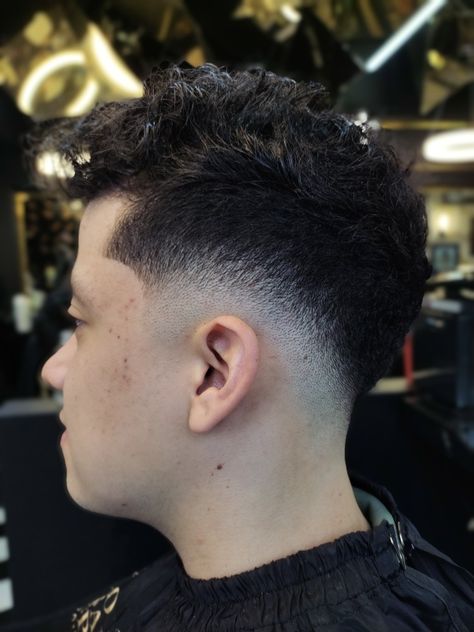 Corte skin desvanecido (rasurado) entre bajo y medio Low Mid Fade, Barbers Cut, Mid Fade, Skin