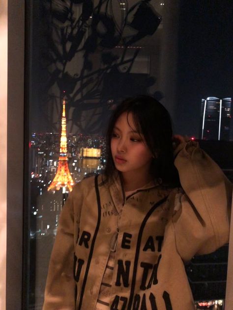 NewJeans Loops 🐇 (@newjeans_loop) / X Hyein Phoning, Hyein Newjeans, Newjeans Hyein, Supernatural Wallpaper, Korean Fashion Outfits, Club Style, Girl Next Door, Kpop Girl Groups, Rappers