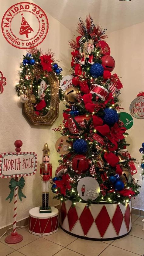 Nutcracker Themed Centerpieces, Christmas Tree Ideas Nutcracker, Christmas Tree With Nutcrackers, Nutcracker Christmas Ornaments Diy, Nut Cracker Christmas Tree Theme, Christmas Tree Nutcracker Theme, Nutcracker Christmas Tree Theme Ideas, Nutcracker Tree Theme, How To Display Nutcracker Collection