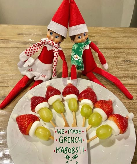 Elf On The Shelf Pet Ideas, Grinch Kabobs, Elf Ideas Easy, Elf Of The Shelf, Easy Elf On The Shelf, Shelf Inspiration, No Carve Pumpkin Decorating, Elf Shelf, Christmas Elf On The Shelf