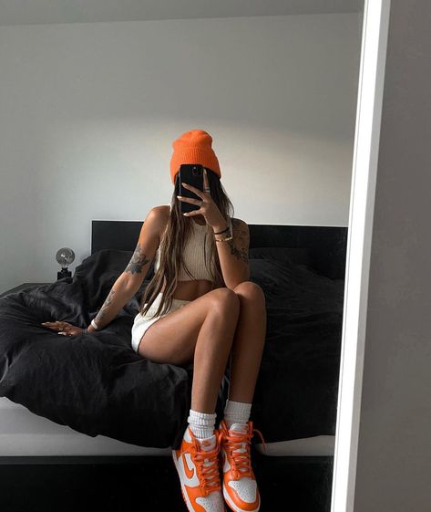 Supreme Outfit, Supreme Girls, Nike Socks, Dope Fashion, Insta Photo Ideas, Streetwear Outfit, Fashion Killa, Outfits Aesthetic, Nike Jordan