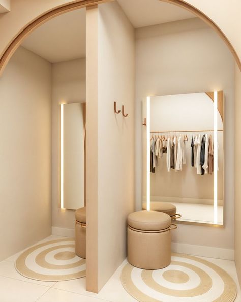 Changing Room Design Retail, Clothing Shops Interior, Botique Interiors Ideas, Botique Interiors, Fashion Retail Interior, Kids Clothing Store Design, Bridal Boutique Interior, Ruangan Studio, Showroom Decor