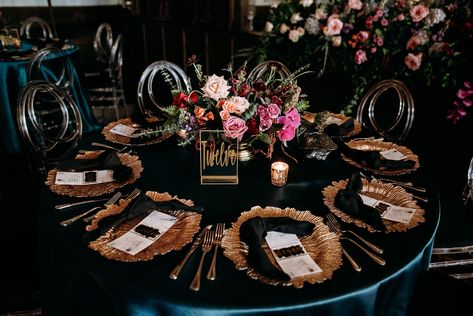 Goth Round Table, Moody Wedding Table Setting Round, Goth Wedding Decorations Table Settings, Moody Wedding Centerpieces Round Table, Goth Wedding Centerpieces, Moody Wedding Table Setting, Round Table Decor Wedding, Round Table Centerpieces Wedding, Wedding Tablescapes Round