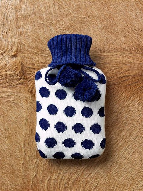 Tea Cosy Pattern, Bottle Covers, Fair Isle Knitting Patterns, Knitting Tips, Knit Baby Booties, Hot Water Bottle Cover, Water Bottle Covers, Hat Knitting, Tea Cosy