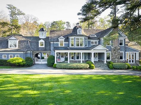 Cape Cod House Exterior, Cape Cod House, Atlanta Homes, Dream House Exterior, Sims House, Big Houses, Pretty House, Maine House, Pool Houses