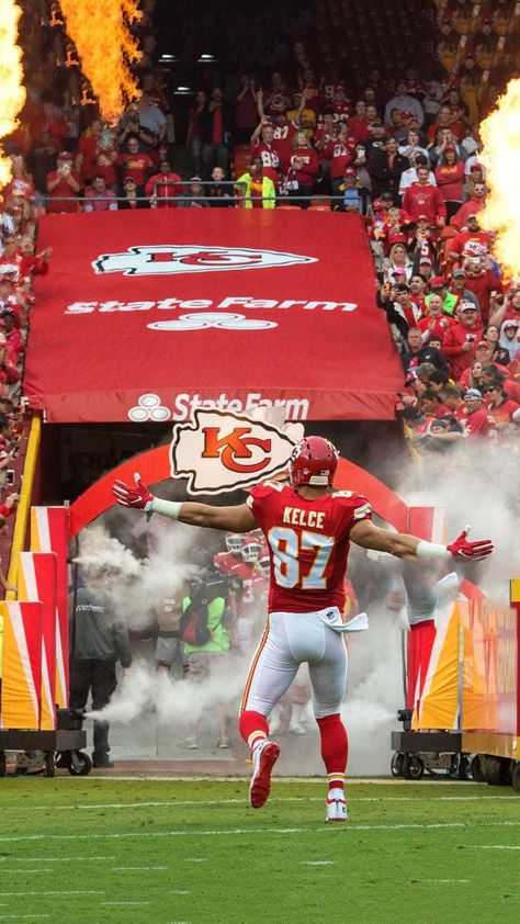 Travis Kelce Wallpaper, Kansas City Nfl, Chiefs Wallpaper, Nfl Wallpaper, Kc Chiefs Football, Baltimore Ravens Logo, Kansas Chiefs, Kc Football, Nfl Football Pictures