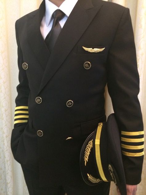 Pilot Uniform Men Aesthetic, Pilot Aesthetic Male, Pilot Uniform Men, Male Pilot, Pilot Fashion, Mens Dress Coat, Highest Version, Pilot Uniform, Boeing Aircraft