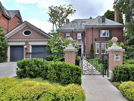 Meghan and Harry have Toronto neighborhood abuzz over the sale of this $11M mansion | Daily Mail Online Toronto Homes, Sunken Hot Tub, Toronto Neighbourhoods, Toronto Houses, Meghan And Harry, Meghan Markle And Prince Harry, Private Island, Open Plan Kitchen, Pacific Coast