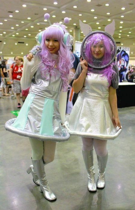 Shinora Outfit, Space Clothing Aesthetic, Astronaut Inspired Outfit, Cute Space Outfits, Uchuu Kei Aesthetic, Shinora Kei, Uchuu Kei Fashion, Alien Core Outfits, Alien Inspired Outfit