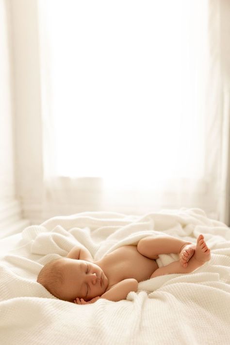 Minimalist Newborn Photoshoot | Fort Collins Photographer | These bright and airy minimalist newborn photos of Baby W taken in Colorado are so precious! I love the natural light that comes into the studio, it really sets the tone and is designed to make everyone feel relaxed and comfy. See minimalist newborn photography, newborn baby photography minimalist and newborn photography boy minimalist. Book Amanda for your studio maternity photos or natural newborn shoot at tinystudioco.com! Naked Newborn Photoshoot, Minimalist Newborn Photoshoot, Simple Lifestyle Newborn Photos, Beige Newborn Photography, Studio Newborn Lifestyle, Simple At Home Newborn Pictures, Neutral Newborn Photos, Studio Lifestyle Newborn Photography, Backyard Newborn Photos