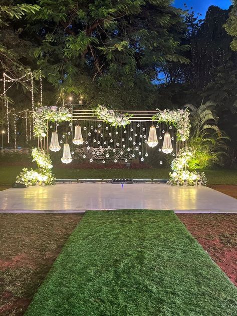 Sangeet Stage, Haldi Decoration Ideas, Haldi Ceremony Decorations, Small Wedding Decor, Engagement Stage Decoration, Wedding Ceiling, Wedding Stage Design, Stage Decor, Desi Wedding Decor