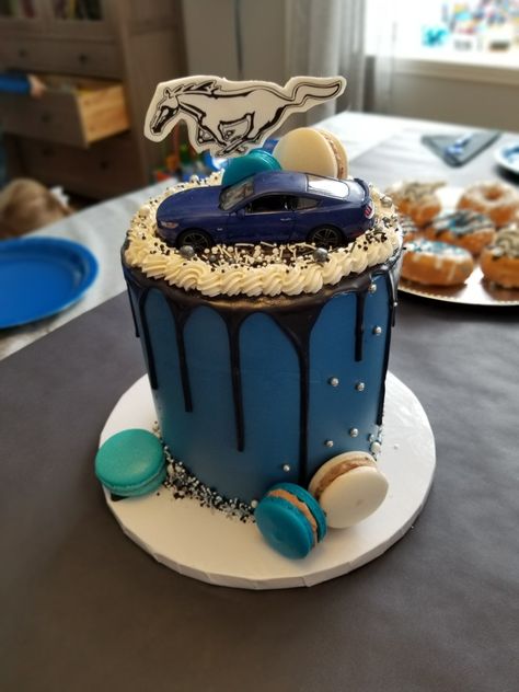 Ford mustang birthday cake Mustang Party Decorations, Mustang Theme Birthday Party, Blue Car Birthday Cake, Mustang Cakes For Men, Mustang Birthday Party, Mustang Birthday Party Ideas, Mustang Cake Ideas, Mustang Birthday Cake, Ford Mustang Cake