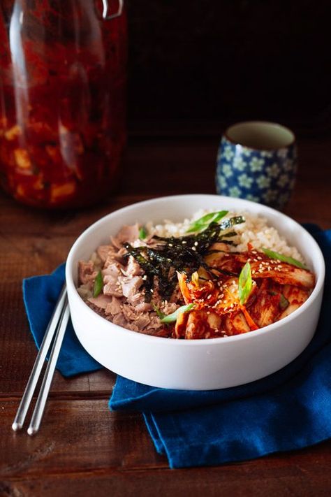 Kimchi Tuna, Kimchi Rice, Tuna Rice, Kimchi Recipe, Rice Bowls Recipes, Korean Cooking, Easy Chinese Recipes, Macro Meals, Tuna Recipes