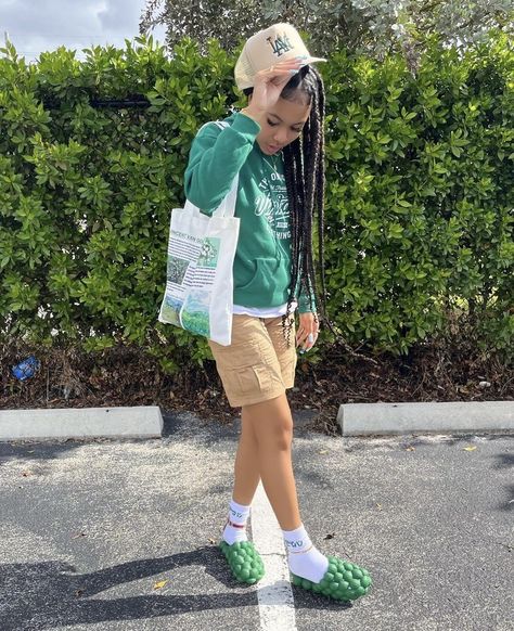 Green Croc Outfits, Seafoam 4s Outfit, Bubble Slides Outfit, Slides Outfit, Shorts Outfits Women, Tomboy Outfits, Tomboy Style Outfits, Swag Outfits For Girls, Pretty Girl Outfits