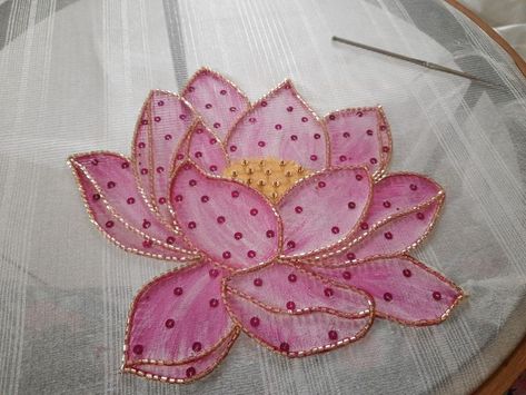 Work On Dupatta Embroidery, Embroideries Of India, Blouse Hand Stiching Designs, Hand Paint With Embroidery, Fabric Paint Designs For Blouse, Fabric Painting On Organza Saree, Hand Painting Dress Design, Fabric Painting Aari Work, Aari Work On Dupatta