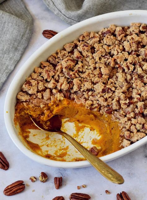 This vegan sweet potato casserole is a simple and delicious make-ahead Thanksgiving classic side dish or dessert. The sweet potato bake is topped with a delicious pecan streusel topping which is gluten-free, dairy-free, egg-free (without sacrificing flavor!). #vegansweetpotatocasserole #sweetpotatobake #vegandessert #elasrecipes | elavegan.com Vegan Sweet Potato Casserole, Gluten Free Pecan, Vegan Christmas Dinner, Sweet Potato Casserole Easy, Sweet Potato Souffle, Canning Sweet Potatoes, Best Thanksgiving Side Dishes, Souffle Recipes, Sweet Potato Recipes Casserole