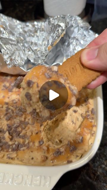 Matt Ramsey on Instagram: "Biscoff Toffee Dip…. Recipe on my website,  link in my bio! #easydessert" Dip Cream Cheese, Dips Sweet, Toffee Dip, Dessert Dip Recipes, Sweet Dips, Appetizers Easy Finger Food, Cold Desserts, Dessert Dips, Creamy Desserts