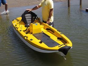 Motorized Kayak, Jet Surf, Kayak Fishing Setup, Angler Kayak, Small Fishing Boats, Kayak Boats, Kayak Accessories, Banana Boat, Cool Boats