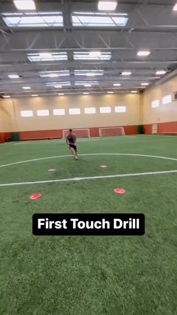 Football Passing Drills, Midfielder Soccer, Football Workouts Training, Soccer Player Workout, Soccer Techniques, Youth Soccer Drills, Soccer Training Program, Soccer Coaching Drills, Soccer Training Workout