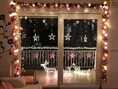 Apartment Holiday Decor, Living Room Halloween, Halloween Living Room, Christmas Decorations Apartment, Christmas Apartment, Christmas Window Decorations, Christmas Front Porch, Christmas Themes Decorations, Xmas Lights