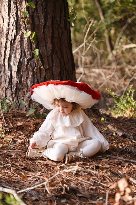 Mushroom Costume Toddler Mushroom Costume, Mushroom Baby Costume, Gnome And Mushroom Costume, Garden Costume Ideas, Mushroom Costume Kids, Baby Mushroom Costume, Mushroom Photoshoot, Mushroom Halloween Costume, Nature Halloween Costume