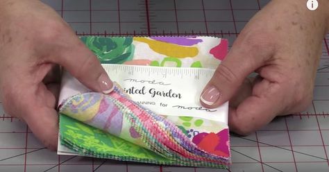 Quilting With Charm Packs, Quilting Patterns Free, Quilt Measurements, Charm Pack Patterns, Missouri Quilt Tutorials, Happy Quilts, Missouri Star Quilt Company Tutorials, Missouri Star Quilt Tutorials, Quilt Videos