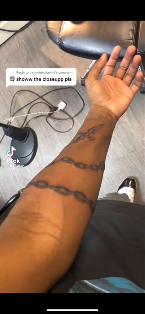 Chains Around Arm Tattoo, Hunter X Hunter Symbol Tattoo, Hunter X Hunter Kurapika Chains Tattoo, Chain Tattoo Around Arm, Chain Forearm Tattoo, Anime Wrist Tattoos Men, Chain Wrapped Around Arm Tattoo, Phantom Troupe Tattoo Men, Hunter X Hunter Chain Tattoo