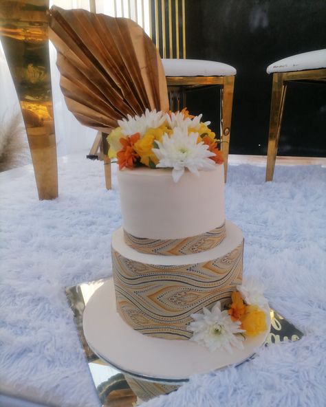 African Lobola Cakes, Traditional Wedding Cakes South Africa, Lobola Cakes, Lobola Cake Ideas, Traditional Cake Designs, Zulu Traditional Wedding Cakes, Traditional Wedding Cake Designs, African Wedding Cakes, Zulu Traditional Wedding