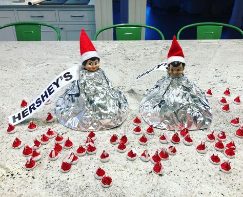 Elf With Hershey Kisses, Hershey Kisses Elf On The Shelf, Elf Hershey Kisses, Hershey Kiss Elf On Shelf, Elf On The Shelf Hershey Kiss Ideas, Elf On The Shelf Hershey Kisses, Elf Tricks, Elf Kisses, Hersey Kisses