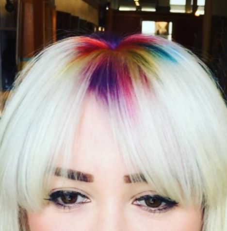 Rainbow Roots, Blonde Hair With Fringe, Hair With Fringe, Colours Of The Rainbow, Creative Hair, Latest Hair Trends, Short Hair Undercut, Beautiful Hair Color, Latest Hair