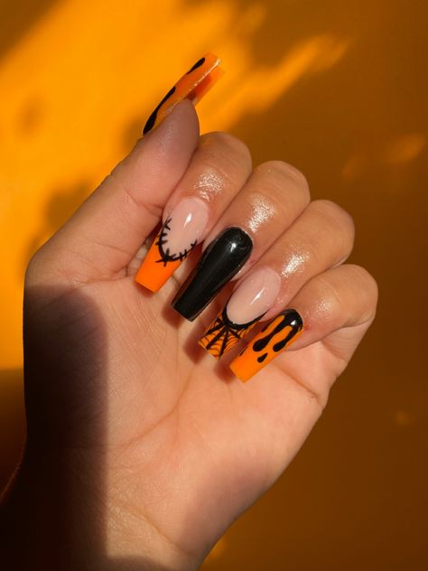 Spooky Nails Orange And Black, Medium Coffin Halloween Nails, Black Orange Halloween Nails, Halloween Nails Short Orange, Black Orange Nails Halloween, Halloween Orange And Black Nails, Halloween French Tip Nails Square, Orange And Black Nails Ideas, Halloween Nail Designs Orange And Black