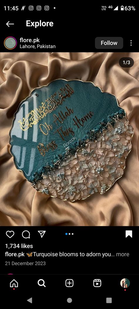 Resin Art Quotes, Resin Calligraphy Art, Resin Coster, Resin Art Ideas, Hygge Wedding, Diy Resin Gifts, Resin Business, Diy Resin Crystals, Resin Crystals