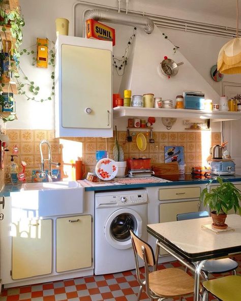 50s Kitchen Renovation, 60s Home Aesthetic, Apartment 2023, La House, Paul Mccobb, House Details, College Room, Deco Retro, Anime Room