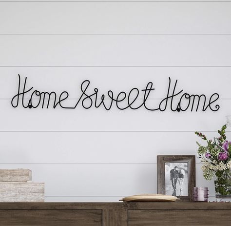 Wall Phrases, Vintage Farmhouse Style, Interior Design Themes, 3d Decor, Word Wall Art, Metal Wall Hangings, Farmhouse Chic, Vintage Farmhouse, Home Sweet Home