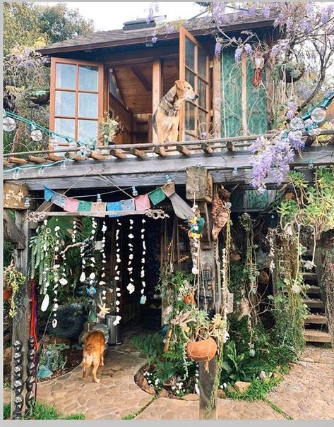 Hippie House, Hippie Homes, Earthship, Gongs, Dream Room Inspiration, Crystal Bowls, House Room, House Goals, Dream Rooms