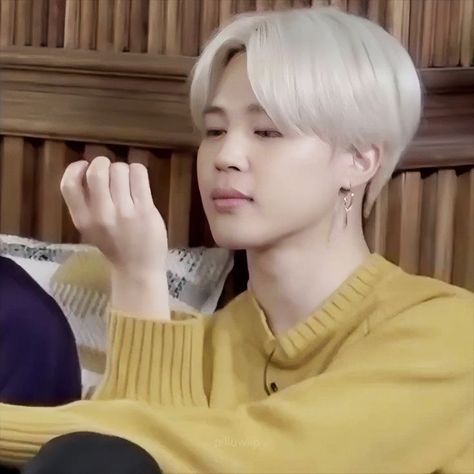 Jimin Funny Face, Bts Meme Faces, Jimin Pictures, Jimin Funny, Bts Reactions, Bts Memes Hilarious, Kpop Funny Bts, Memes Kpop, Bts Funny Moments