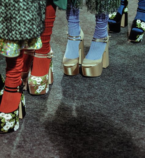 Rochas FW16 Deal with that outfit for a moment Estilo Kitsch, Look Disco, Mode Shoes, Colorful Socks, 60s Fashion, 70s Fashion, Platform Heels, Cute Shoes, Sock Shoes