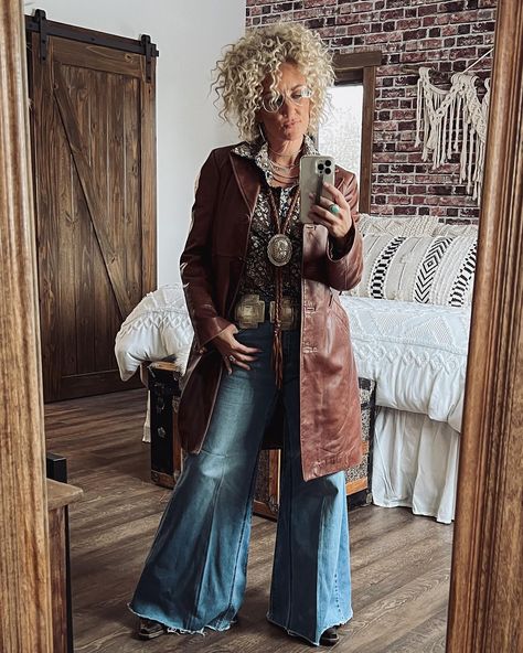 Takin’ it old school… . I’m all about... - WILD Tribe Style Wild Tribe Style, Wild Tribe, Wake Up In The Morning, Vegas Outfit, Take A Chance, Western Style Outfits, Everything Happens For A Reason, Life Is Too Short, Treat You