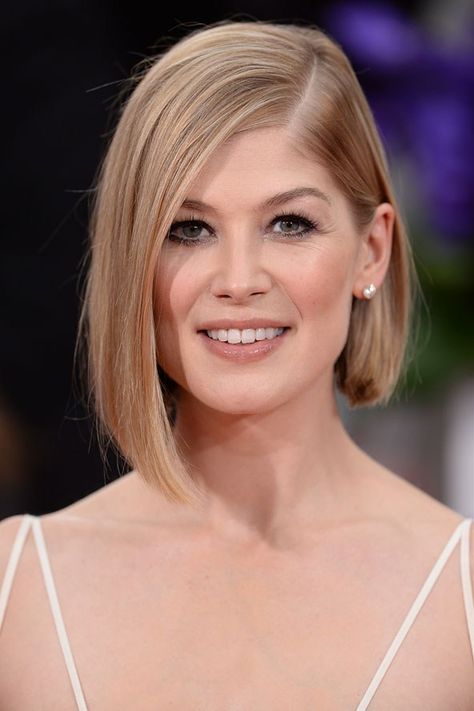 Celebrity Bobs Hairstyles, 90s Bob, Hair 90s, Celebrity Bobs, Kate Mara, Rosamund Pike, Medium Short Hair, Felicity Jones, 2015 Hairstyles