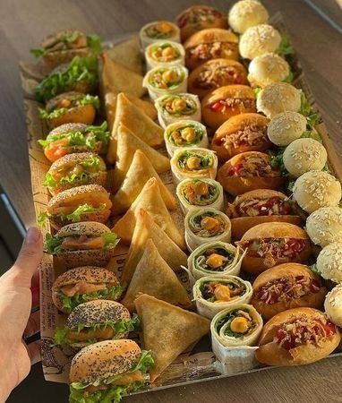 @saidaghaith | YoFan Picnic Food Ideas Aesthetic, Food Ideas Aesthetic, Halloween Themed Movies, 33 Birthday, Picnic Food Ideas, Sweet Sixteen Birthday Party Ideas, 33rd Birthday, Cafe Ideas, Birthday Party For Teens