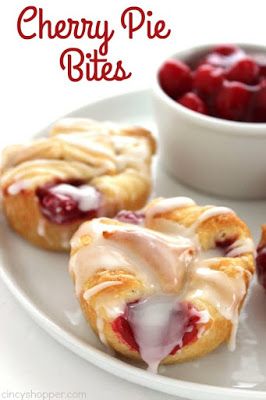 Crescent Desserts, Cherry Pie Bites, Crescent Roll Dessert, Christmas Breakfast Recipe, Crescent Recipes, Pie Bites, Cherry Desserts, Crescent Roll Recipes, Cherry Recipes