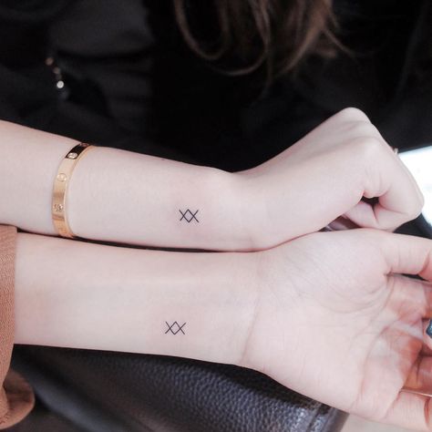 Image may contain: one or more people and closeup Small Friendship Tattoos, Friendship Symbol Tattoos, Small Matching Tattoos, Tattoos Infinity, Bestie Tattoo, Tattoos Mandala, Amazing Tattoos, Inspiration Tattoo, Tattoos Geometric